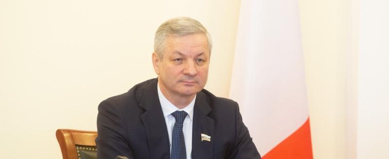 Председатель ЗСО, руководитель фракции «Единая Россия» Андрей Луценко