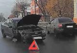 Жесткое ДТП на ул. Ленина попало на видео: житель Вологодской области протаранил дерево