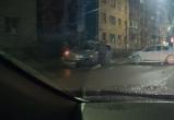 Видео жесткого ДТП на ул. Галкинской появилось в сети: на 23 часа автомобили еще стояли на месте аварии