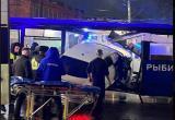 31-летняя патриотка на Volkswagen Arteon взяла на таран пассажирский автобус 