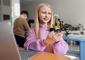 Почему стоит отдать ребенка на занятия по робототехнике?
