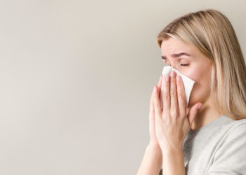 Как справиться с ранней весенней аллергией: советы врача