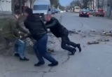 Андрей Накрошаев своими руками предотвратил аварийную ситуацию в центре Вологды
