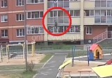 Житель Вологды отправился в больницу после прыжка с третьего этажа в «Зеленом городе»