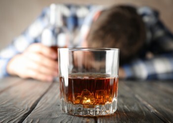 Какой рак провоцирует алкоголь?
