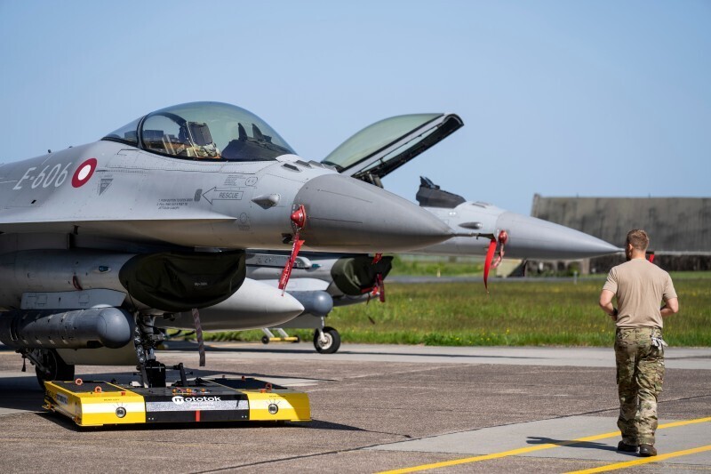 Украинским истребителям F-16 придется летать низенько-низенько