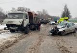 Вологжанка на легковой иномарке устроила лобовое столкновение с КАМАЗом