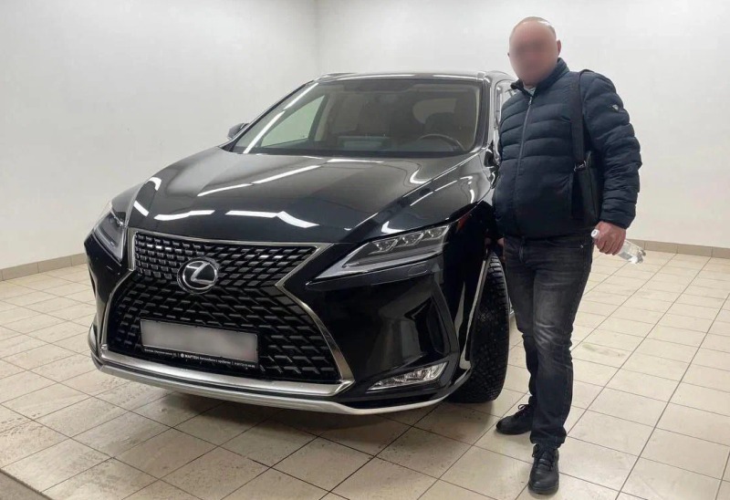 В Вологде полиция задержала афериста во время покупки дорогого автомобиля