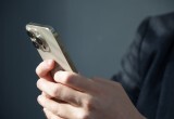 Смартфон как источник боли: чем грозит частое пользование гаджетами?