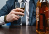 Даже одна рюмка вредна: алкоголь связан с раком и старением