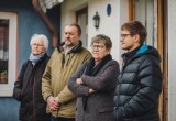 Родители уступили нам свой коттедж, но разрешили родне приходить туда в любое время