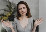 - От этой жадины ничего хорошего не дождешься, - я помогала золовке с ребенком, отдавала ей вещи, а она меня грязью поливала за спиной