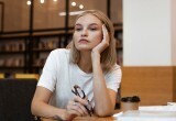 – Показывай, на что ты потратила деньги моего сына, – сказала свекровь, проходя на кухню