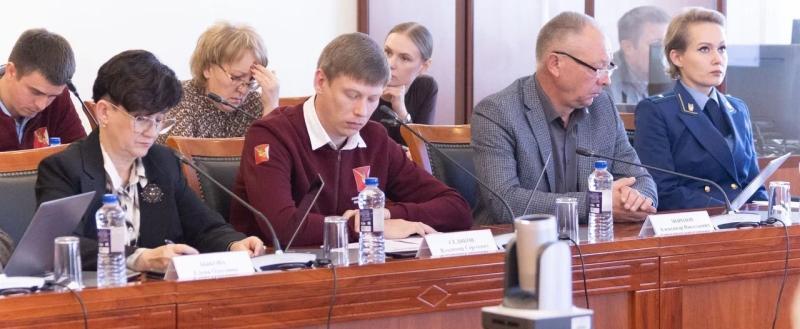 страница в соцсети Вконтакте и.о. председателя ЗСО Романа Заварина