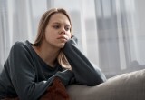 У тебя же полно всего! – мама доводит до нервного срыва, отдавая мои новые вещи своей племяннице