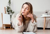 Мама не хочет решать свои проблемы, поэтому заставляет меня