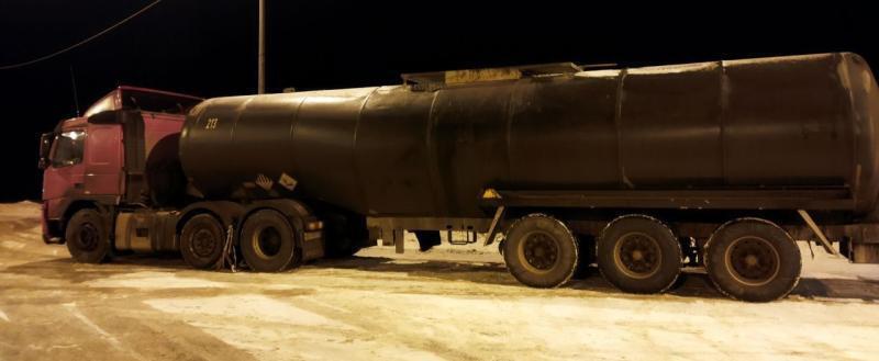 В Вологодской области грузовик отправили на штрафстоянку за перевозку опасных грузов с нарушениями