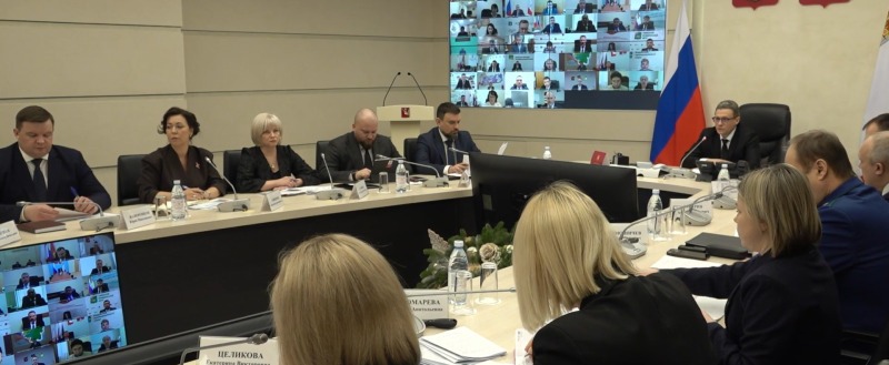 Скриншот онлайн-трансляции оперативного совещания