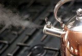 Как почистить чайник от накипи и налета за 15 минут: станет как новый &mdash; простой лайфхак без едкой химии