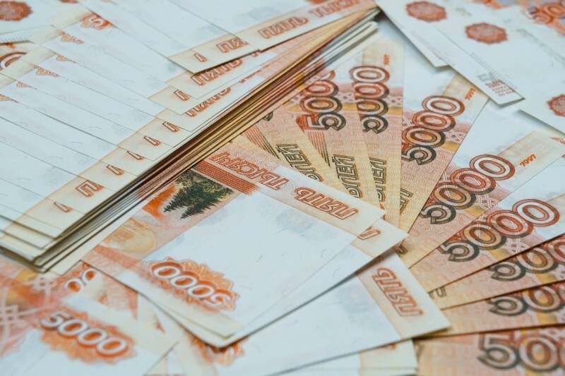 Переводы свыше 2,4 миллиона рублей в год попадут под особый контроль ФНС и Центробанка