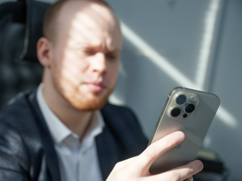 «Требование регулятора»: мобильные операторы и маркетплейсы ограничивают попытки входа через VPN