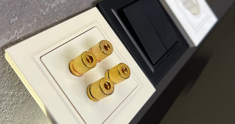 Электроустановочные устройства, известные всем как розетки и выключатели, уже целый век обеспечивают комфортную жизнь человека