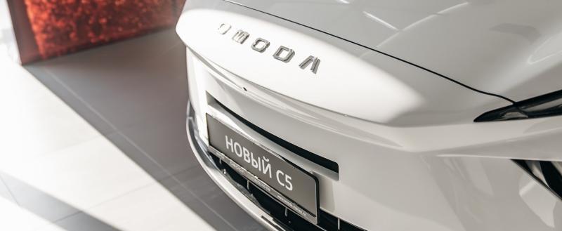 Безопасность во всем: как новый OMODA C5 защищает водителя и пассажиров