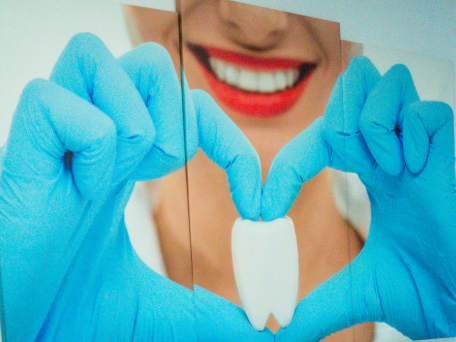 Кровоточивость десен: почему не помогают полоскания и с чего начать лечение