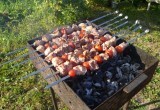 К шашлыку и картошке: необычная закуска из бекона и овощей за 5 минут &mdash; съедается как орешки