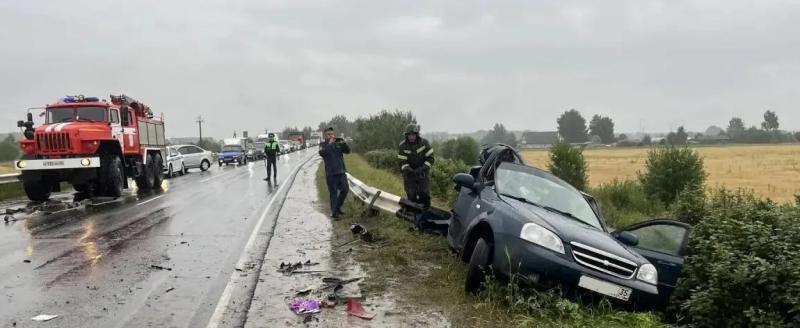 Два человека пострадали в жесткой аварии на трассе под Великим Устюгом