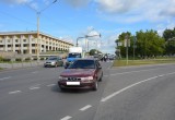 Переход дороги на красный свет в Череповце закончился аварией