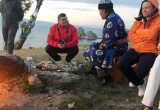 Вологжане, под руководством шамана, приняли участие в обряде на Байкале