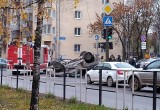"ВАЗ 2114" снес с дороги дерзкий внедорожник "Toyota Land Cruiser"в самом центре Вологды (ФОТО) 