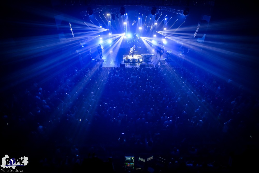Слушать концерт света. Свет на концерте. Концерт свет звук. Звук на сцене. Концерт концерт Светы.