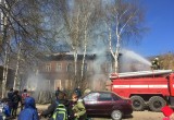 Крупный пожар на Набережной VI Армии тушили в Вологде (ФОТО, ВИДЕО)