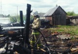 Крупный пожар под Череповцом уничтожил сараи и гараж на 105 квадратных метрах (ФОТО)