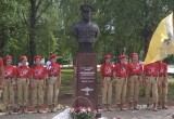 Памятник прославленному лётчику установили в Кириллове  