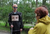 Прогулка по Череповцу с завязанными глазами: незрячий гид проводит необычные экскурсии 