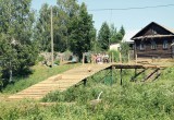 Жители деревни в Череповецком районе сами возвели мост (ВИДЕО)