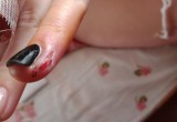 Ни фига себе на маникюр сходила! Юная посетительница салона красоты чуть не осталась без пальцев