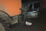 В Соколе легковушка врезалась в КАМАЗ: есть жертвы