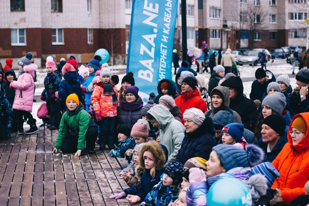 Ноябрь у двора в россии. Фото новогодней ночи в фрязиновском парке. Г. Детские площадки во дворе. Детские площадки во дворе многоквартирного дома.