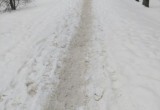 Тротуар почистили только один раз за зиму