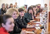 Андрей Луценко наградил участниц проекта «Молодые лидеры Вологодчины» в канун 8 марта