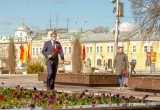 Андрей Луценко поздравил с Днем Победы ветеранов и возложил цветы к мемориалу «Вечный огонь Славы» в Вологде