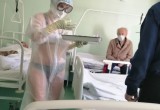 Медсестру в трусиках наказали за откровенный вид