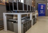 Андрей Луценко передал 105 компьютеров и планшетов для дистанционного обучения вологодских школьников