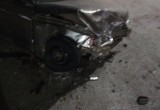 Лобовое ДТП в Вологодской области: один автомобиль снес знак, второй влетел в стену жилого дома (ФОТО) 