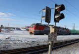 Накануне праздничных выходных железнодорожники напомнили о безопасности на переходах