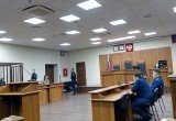 В Вологодском областном суде в эти минуты оглашается приговор Константину Капустину